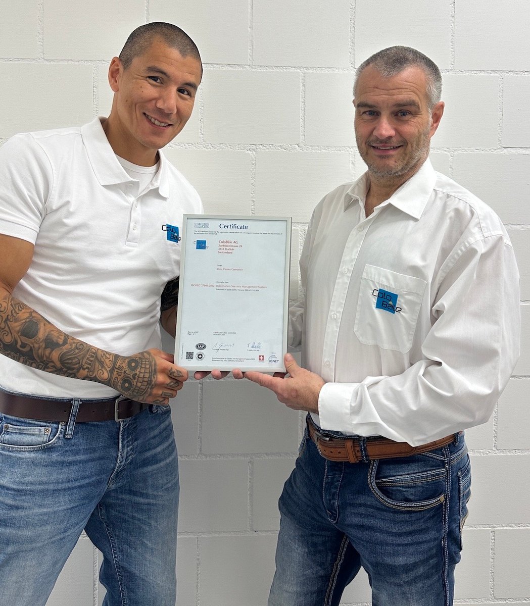 Stefan Mayer und Julien Babelay im Datacenter